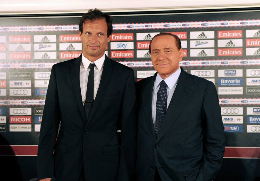 20 luglio 2010: alla presentazione di Allegri tiene banco soprattutto Silvio Berlusconi. Ansa